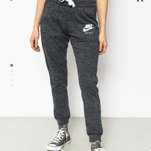 NIKE Black with White Speckles Formfitting Sweatpants